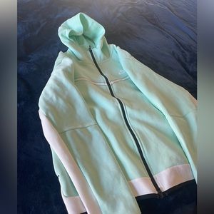 Nike tech double xl mint color never worn